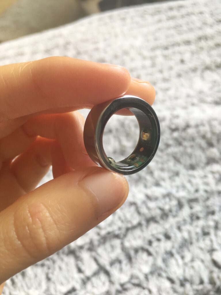 closeup of the oura ring 
